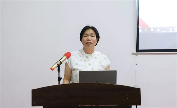 萬事泰集團副總裁關彩云女士總結(jié)會致辭
