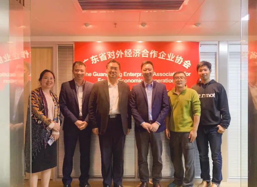 2 月 10 日 廣東省對外經(jīng)濟合作企業(yè)協(xié)會駐莫斯科代表處首席代表&俄羅斯粵商會會長孫繼業(yè)、秘書長于超先、秘書長李欽武、正睿咨詢集團商業(yè)服務中心總經(jīng)理武文盛（左3）、項目總監(jiān)譚懿（左2）合影