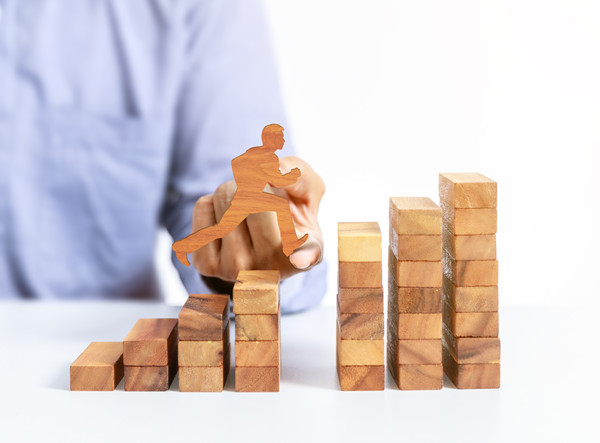 企業(yè)戰(zhàn)略規(guī)劃的步驟是什么？如何落地實(shí)施？