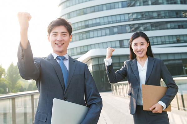 集團管控：統(tǒng)一策略、優(yōu)化運營、提升效率