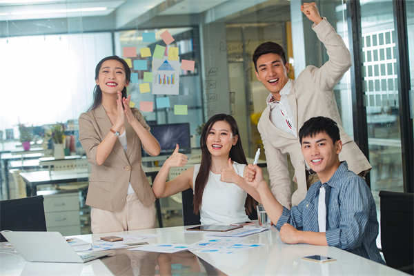 社會責(zé)任與績效管理：承擔社會責(zé)任，提升企業(yè)形象