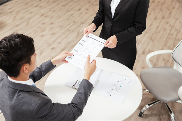 人力資源與業(yè)務戰(zhàn)略融合，推動企業(yè)持續(xù)發(fā)展與創(chuàng)新