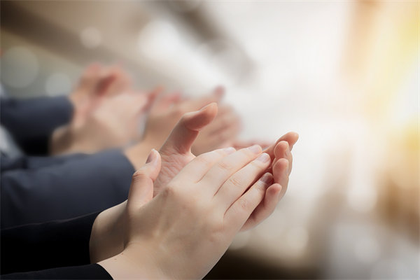 薪酬績效與戰(zhàn)略目標(biāo)協(xié)同，推動企業(yè)持續(xù)發(fā)展與成長