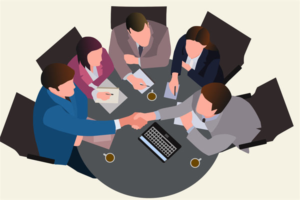 在企業(yè)管理中，專權式和民主式管理各有哪些優(yōu)缺點？