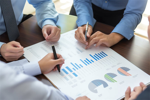 企業(yè)戰(zhàn)略如何與長期發(fā)展目標(biāo)保持一致性？