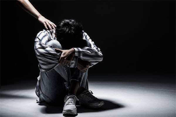 女子漏接電話被市監(jiān)所工作人員辱罵，人力資源管理有何感悟？