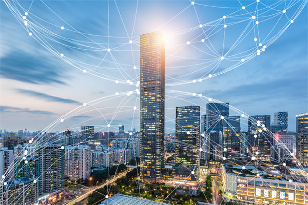 在全球化競爭中，企業(yè)如何制定有效的戰(zhàn)略管理策略？