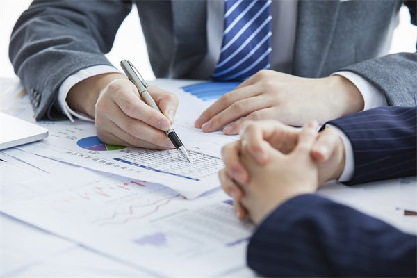 績效導向的預算管理：如何確保企業(yè)預算與KPI掛鉤？