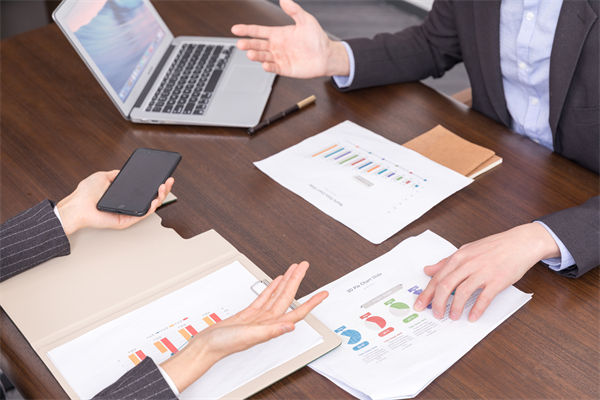 績效導向的預算管理：如何確保企業(yè)預算與KPI掛鉤？