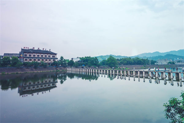 溫州戰(zhàn)略咨詢公司如何助力企業(yè)精準(zhǔn)定位市場？