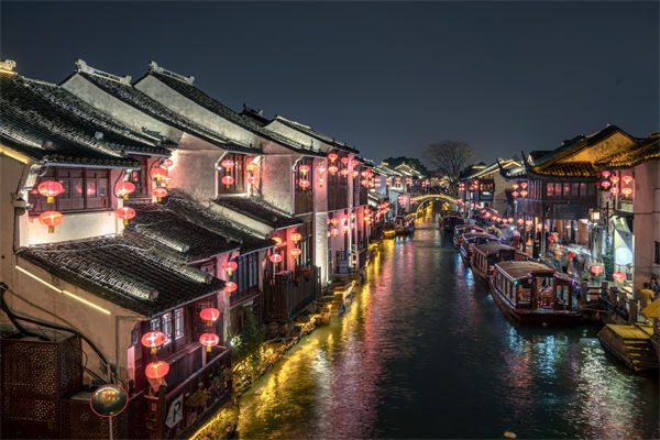 蘇州戰(zhàn)略咨詢公司如何為企業(yè)定制長遠(yuǎn)發(fā)展規(guī)劃？