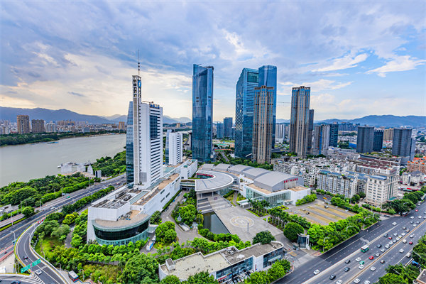 企業(yè)如何借助福州咨詢(xún)公司把握市場(chǎng)趨勢(shì)與機(jī)遇？
