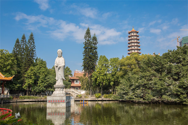 企業(yè)如何借助福州咨詢公司制定并落實年度經(jīng)營策略？