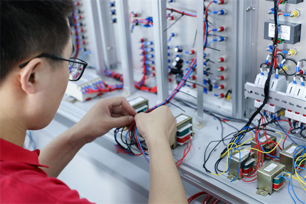 哪些行業(yè)人才火爆就業(yè)市場？人力資源管理有何啟發(fā)？