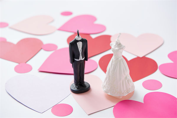 5月10日起結(jié)婚離婚不需要戶口本，人力資源怎么看？