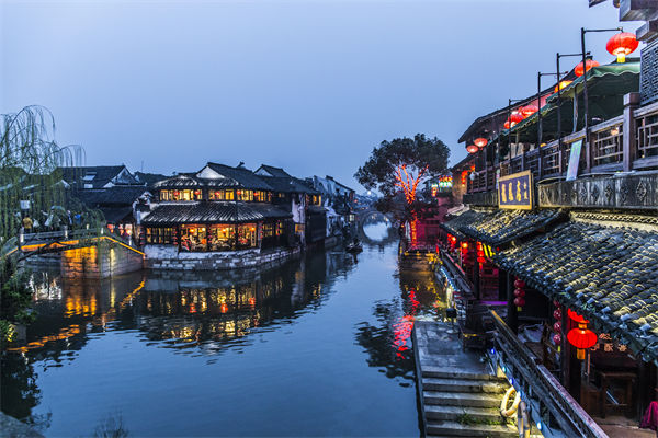 戰(zhàn)略規(guī)劃分析：村民不滿古鎮(zhèn)收門票，指引游客逃票